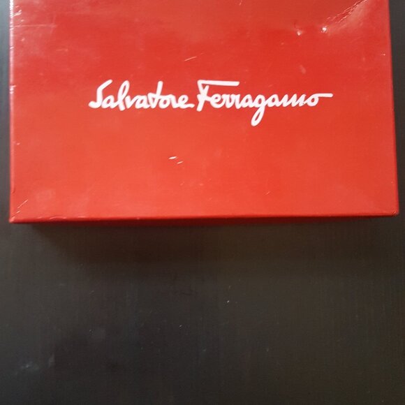 Salvatore Ferragamo vintage wallet BNIB - Picture 6 of 6